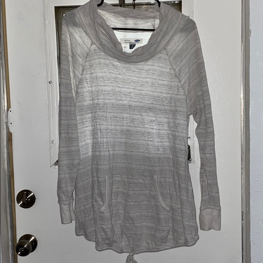 Long sleeve maternity shirt